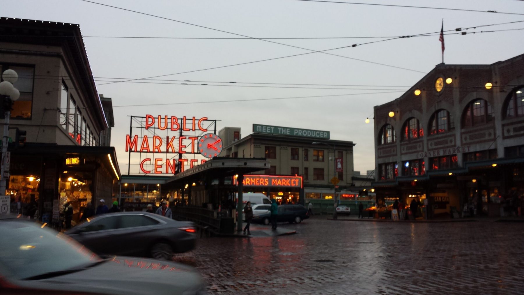 The front entrance to Pike Place Market in Seattle, WA.